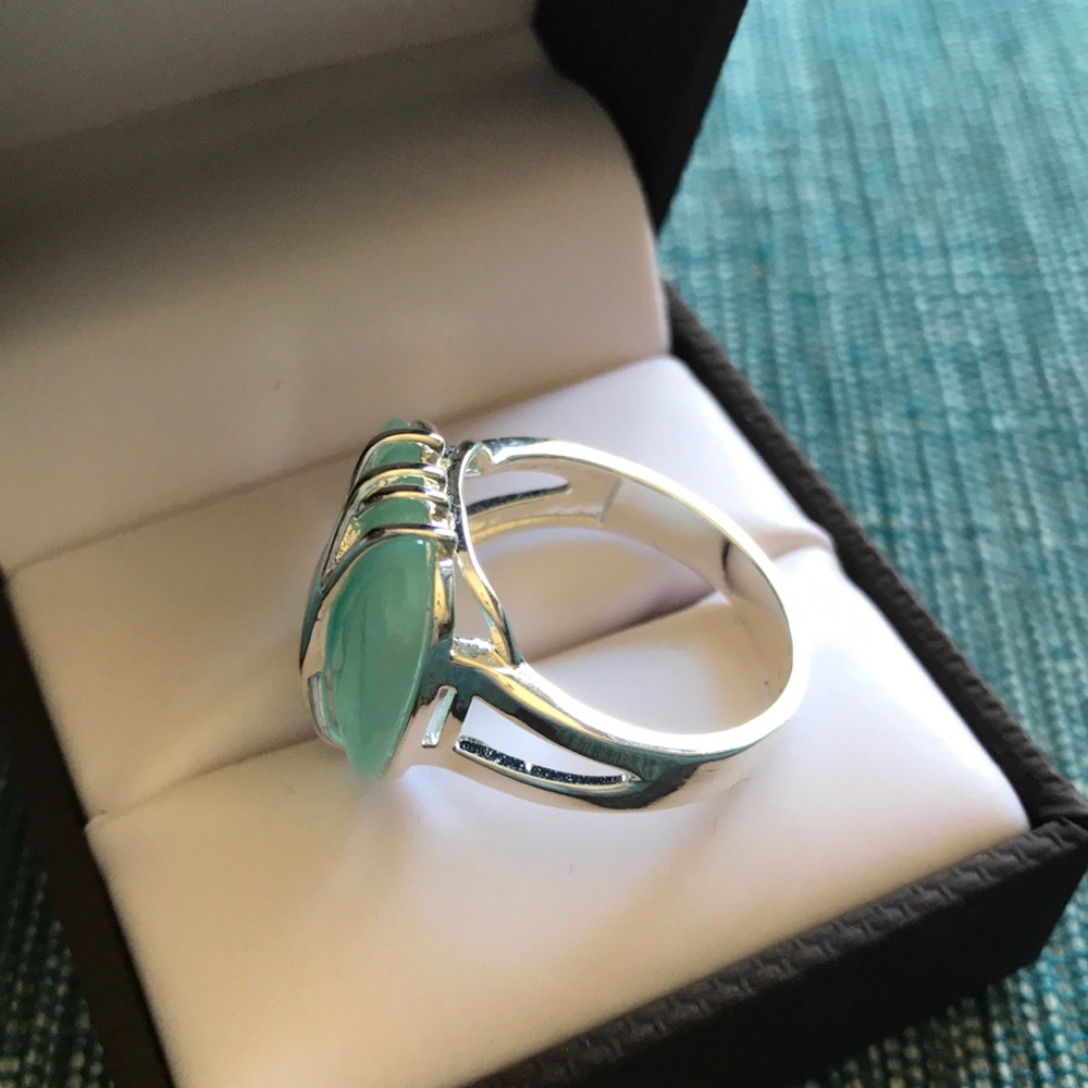 Ring - Picture 3 of 3
